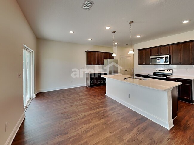 Photo - 616 Onate Cir