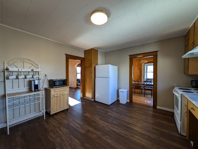 Photo - 492 Burgess St Unit 2