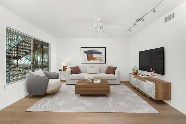 Photo - 2200 Dickson Dr Unit 112