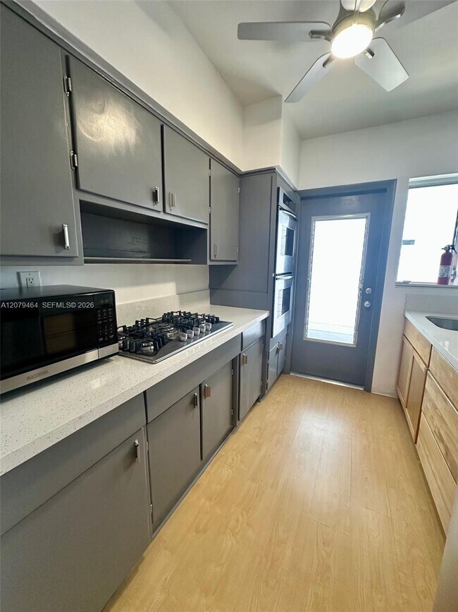 7921 East Dr Unit 12