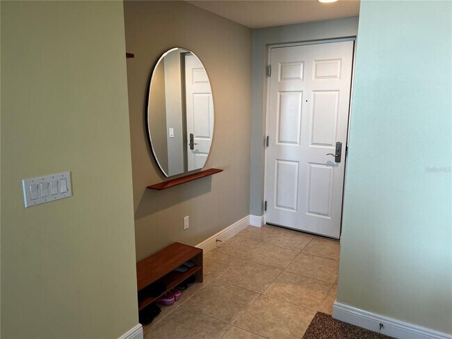 Photo - 800 N Tamiami Trail Unit 905