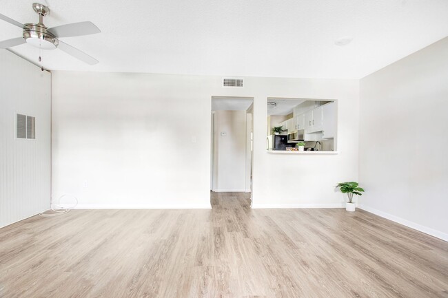 Photo - The Henry Apartments | 1 & 2 Bedroom Apartments in Plant City, FL