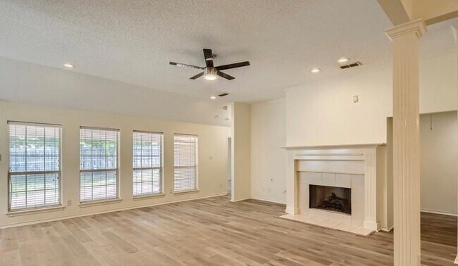 Photo - 5500 Archwood Ln