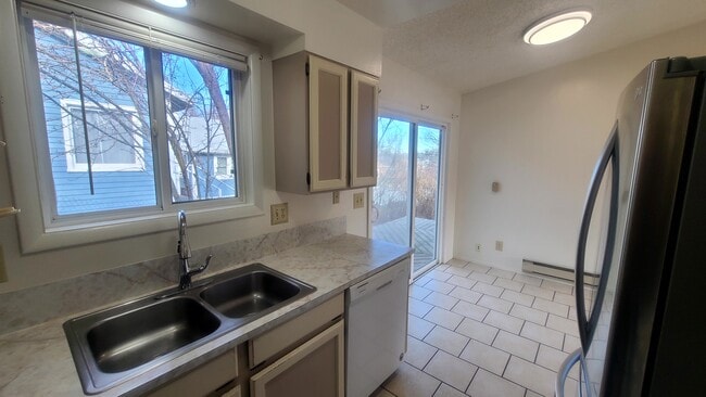 Photo - 945 Buchanan Ave