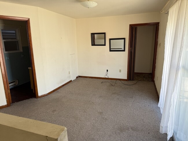584 Thompson Ave Unit 2