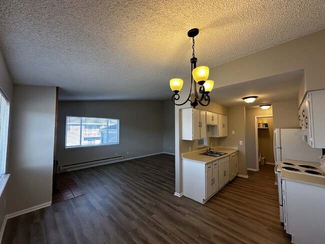 Photo - Beautiful Top Floor Condo with Great Views! Unidad M9