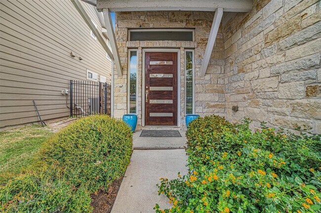 Photo - 7104 Kane St