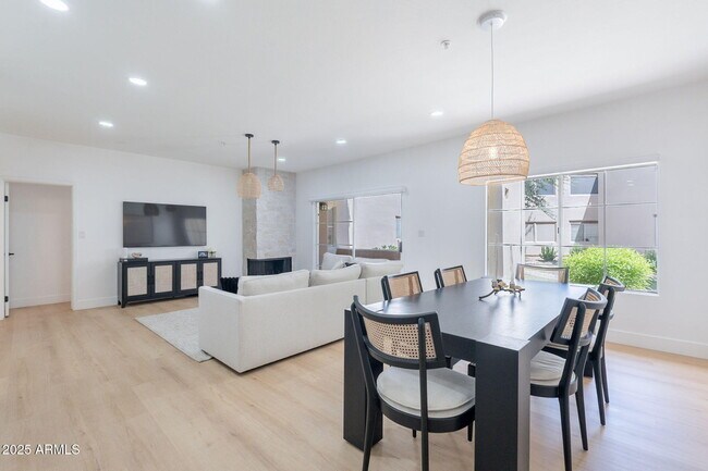 Building Photo - 11333 N 92nd St Unit 1057 Rental
