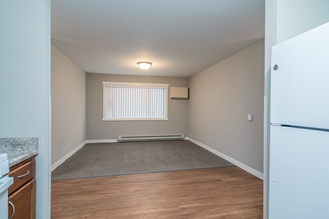 Photo - Emerald Square**FULLY RENOVATED APARTMENTS!**