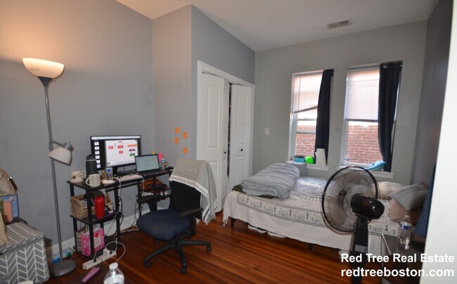 Photo - 191 Boylston St