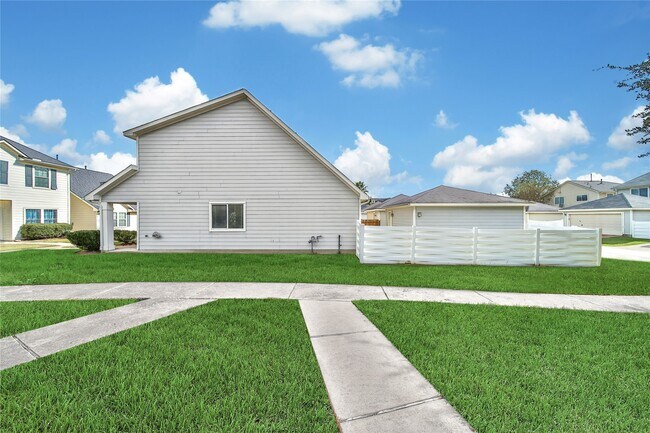 Photo - 11940 Chanteloup Dr