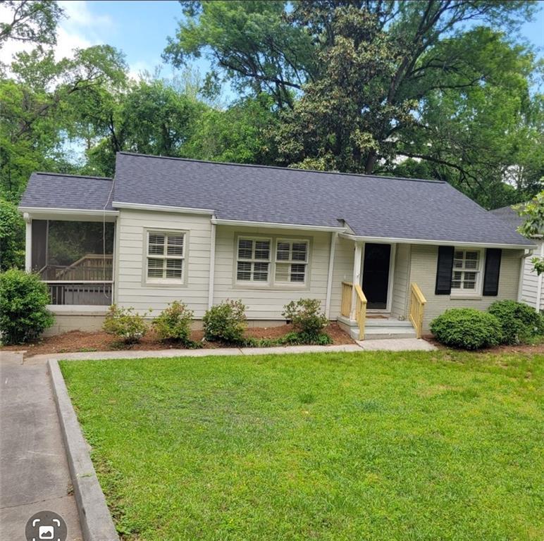 Photo - 990 Lindridge Dr NE House