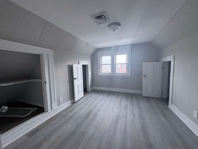 Photo - 578 Howard Ave Unit 3