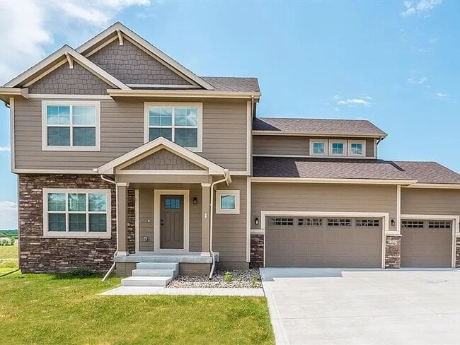 Building Photo - Spacious 4 Bedroom Home in Sugar Creek Wau...