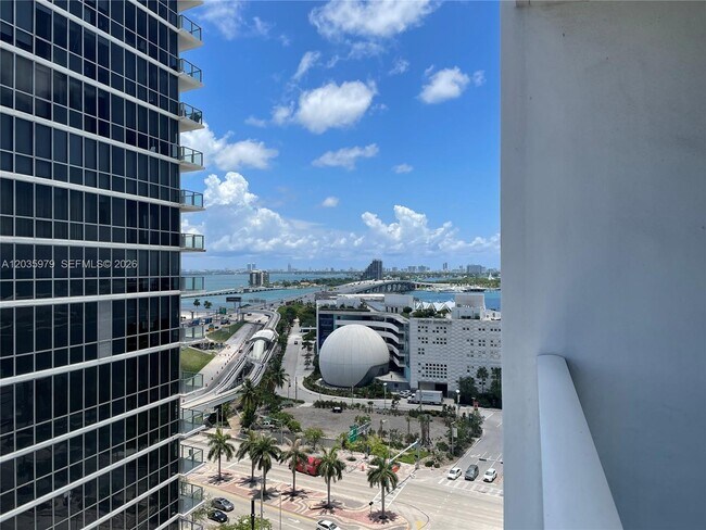 Photo - 1040 Biscayne Blvd Unidad 1105