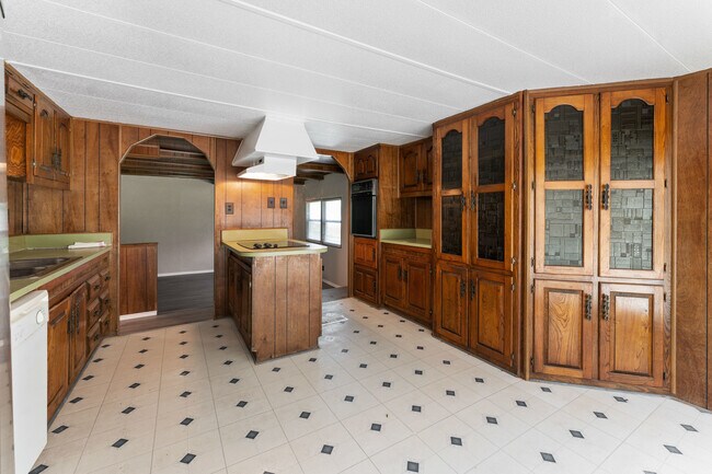 Photo - 112 Queenswood Dr