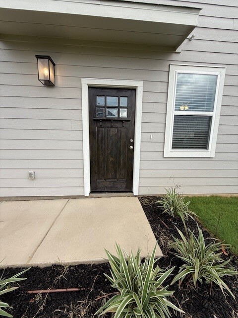 Main entrance - 1241 Casetta Run House