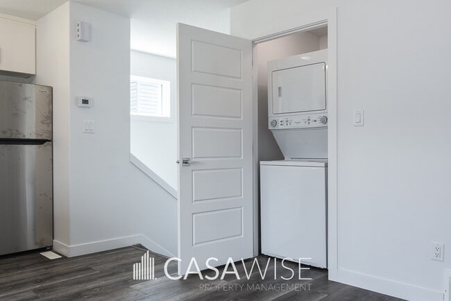 Photo - 6508g-65175 175 Ave NW