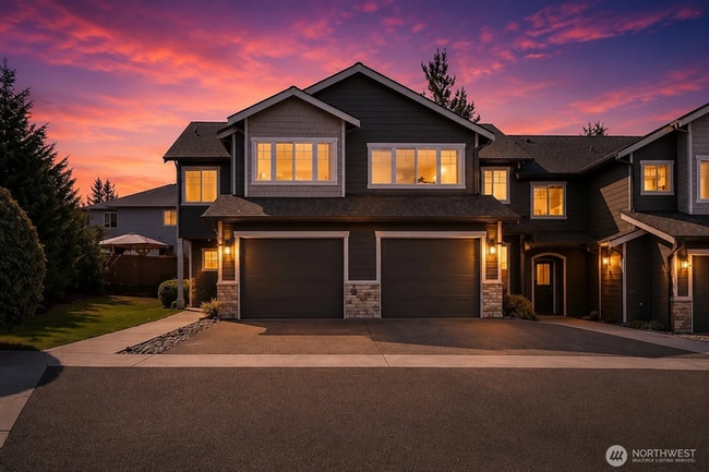 Beautifully Updated 3-Bedroom Townhome with Garage in Prime Lynnwood Location - Beautifully Updated 3-Bedroom Townhome with Garage in Prime Lynnwood Location