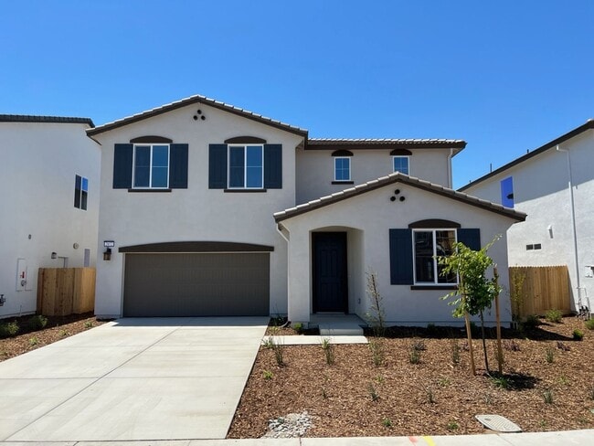 4-bedroom two story plus a bonus loft! - 4-bedroom two story plus a bonus loft!