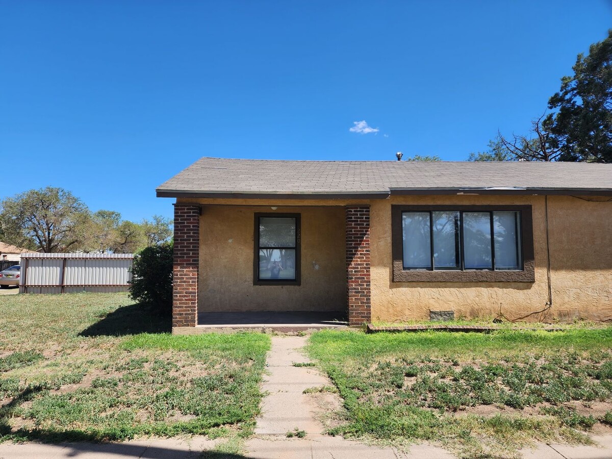 E 9th Duplex 1 - E 9th Duplex 1 Unit 220