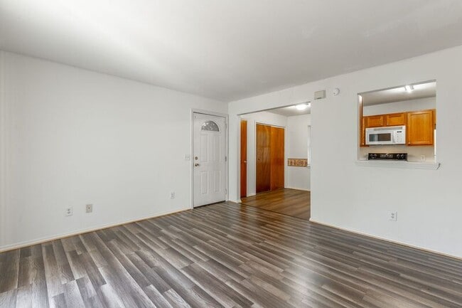 Photo - 82 Eastwood Ct