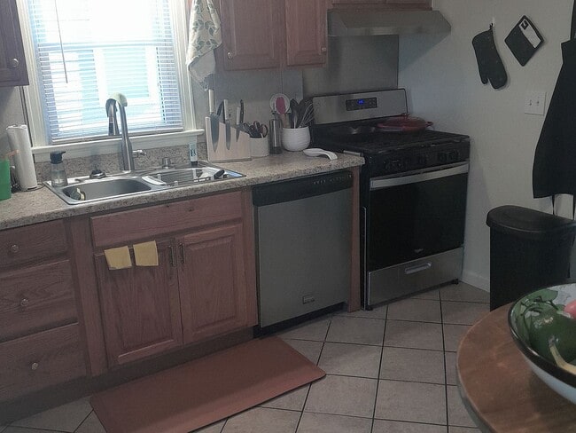 Photo - 1210 W 32nd St