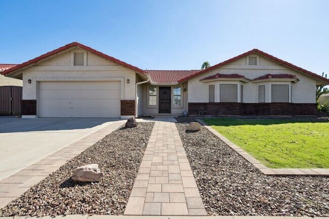 Photo - 923 N 59th St