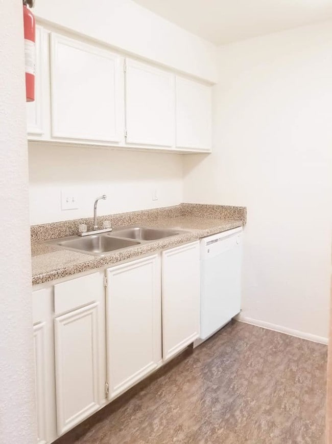 Photo - Cedar Bluff Apartments