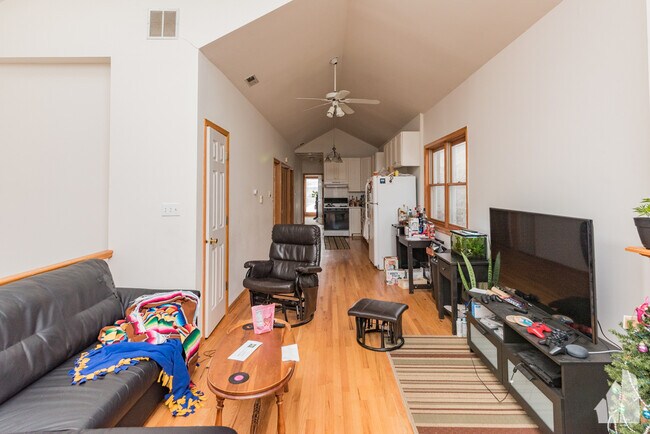 Photo - 916 N Paulina St Unit 3