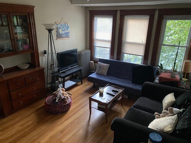 7 Greenleaf Ave Unit 1