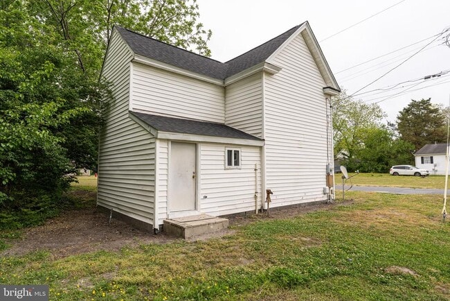 Photo - 704 5th St