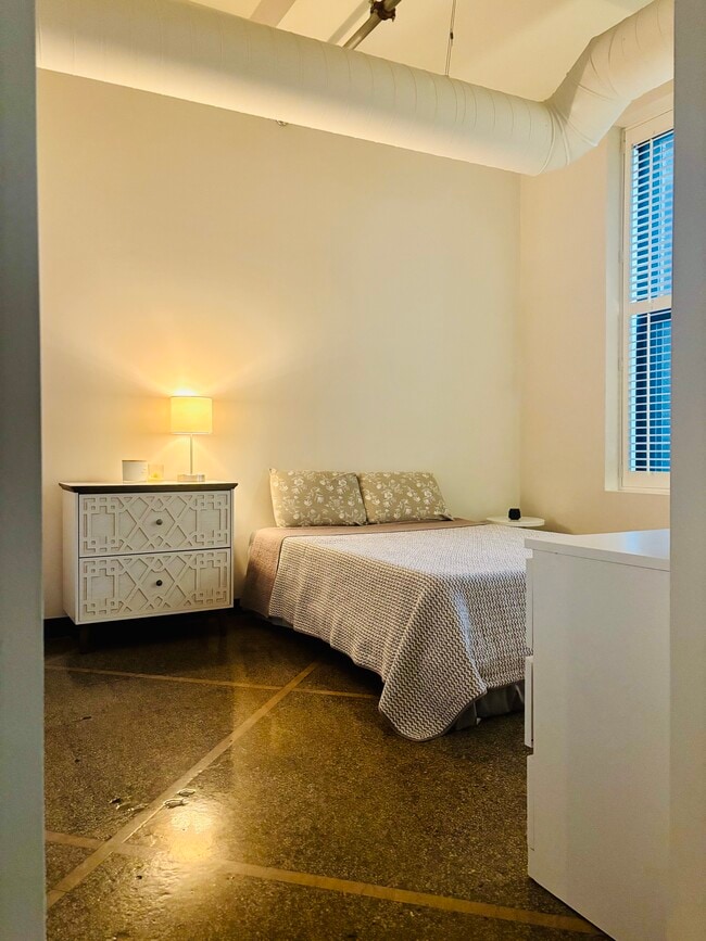 Photo - 350 Saint Peter St Unit 608