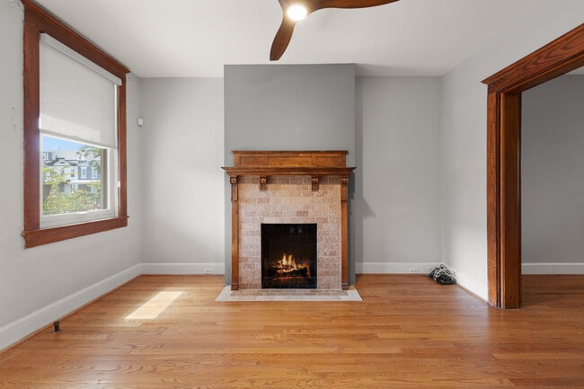 Photo - 445 Newton Pl NW