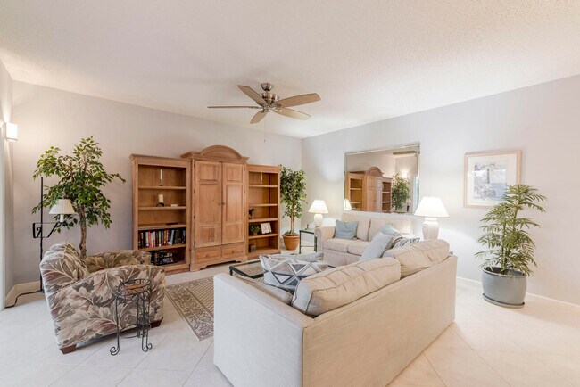 Photo - 2403 Fairway Dr N