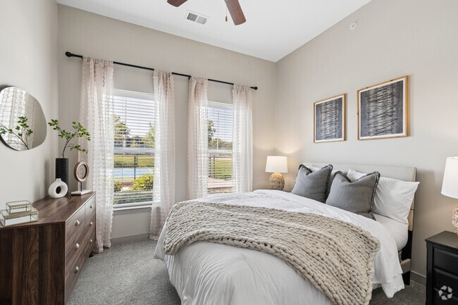 Oakwood - 2BR, 2BA - 1,110SF - Second Bedroom - Woodstone at Metro North Crossing