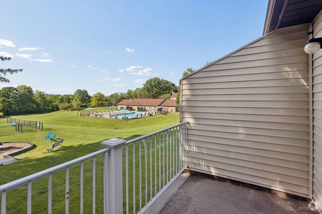 2BR, 2BA - 1,000SF - Balcony