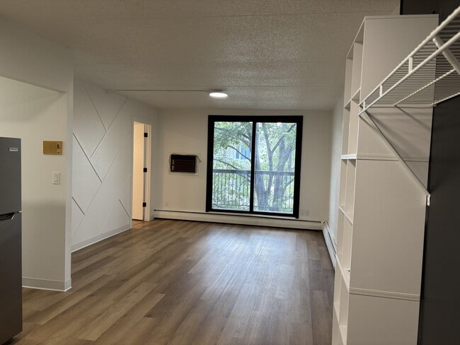 Photo - 18 Schemmer Bay