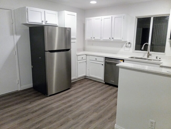 Photo - 5609 Calais Ct