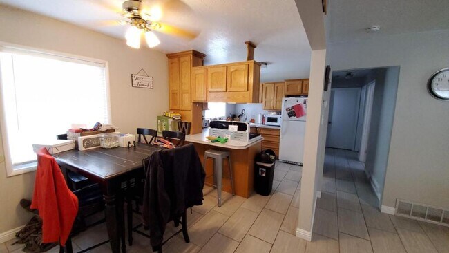 Photo - 266 W 4625 S