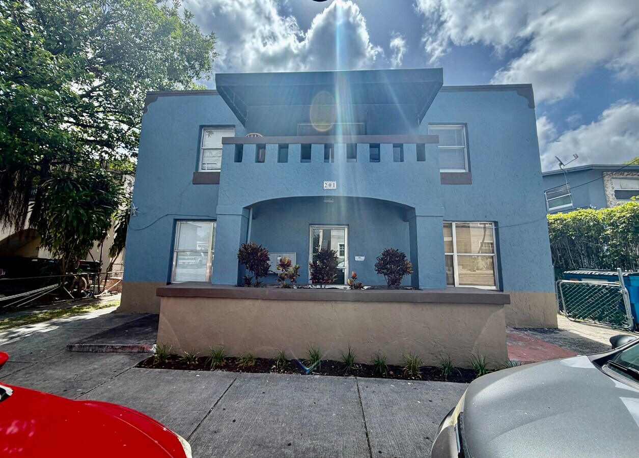 Photo - 201 SW 19th Ave Unit 3