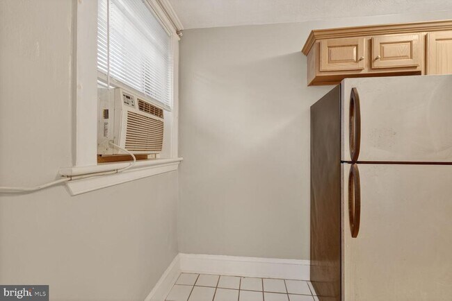 Photo - 1820 Swann St NW Unit 2