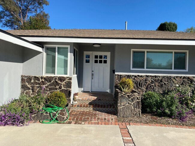 Photo - Fantastic Spacious 3 bed + 2 bath home in Tarzana