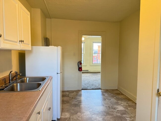 Photo - 416-418 Manor St. Unit 418 Manor St. Apt. 3