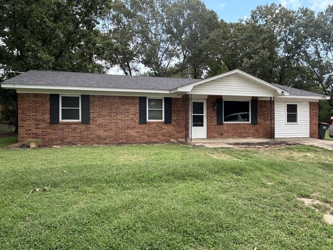 Building Photo - 19157 Richardson Ln