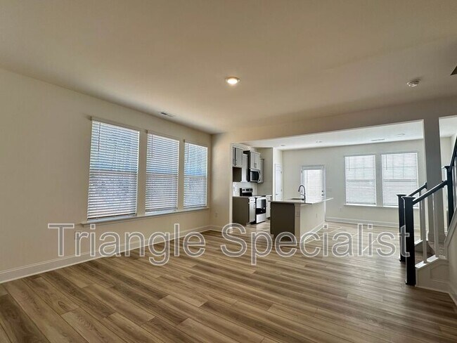 52 Lavender Ln