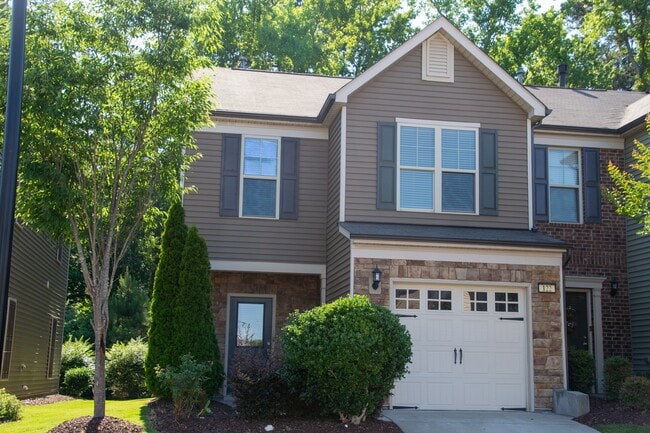 Building Photo - 122 Tuftin Dr