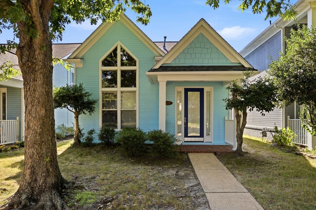 Building Photo - 1277 Island Pl E