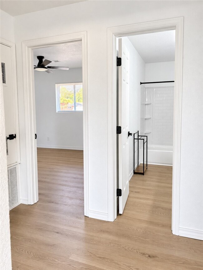 Photo - 1325 W Price Ln