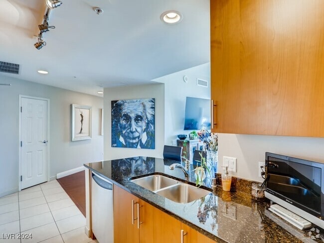 Building Photo - 200 W Sahara Ave Unit 2404 Rental